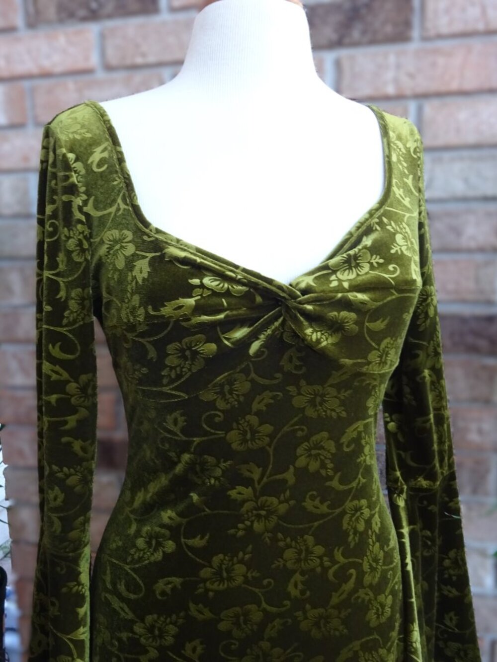 CIDER Olive Green Floral Velvet Mini Dress - Size M - Picture 6 of 14
